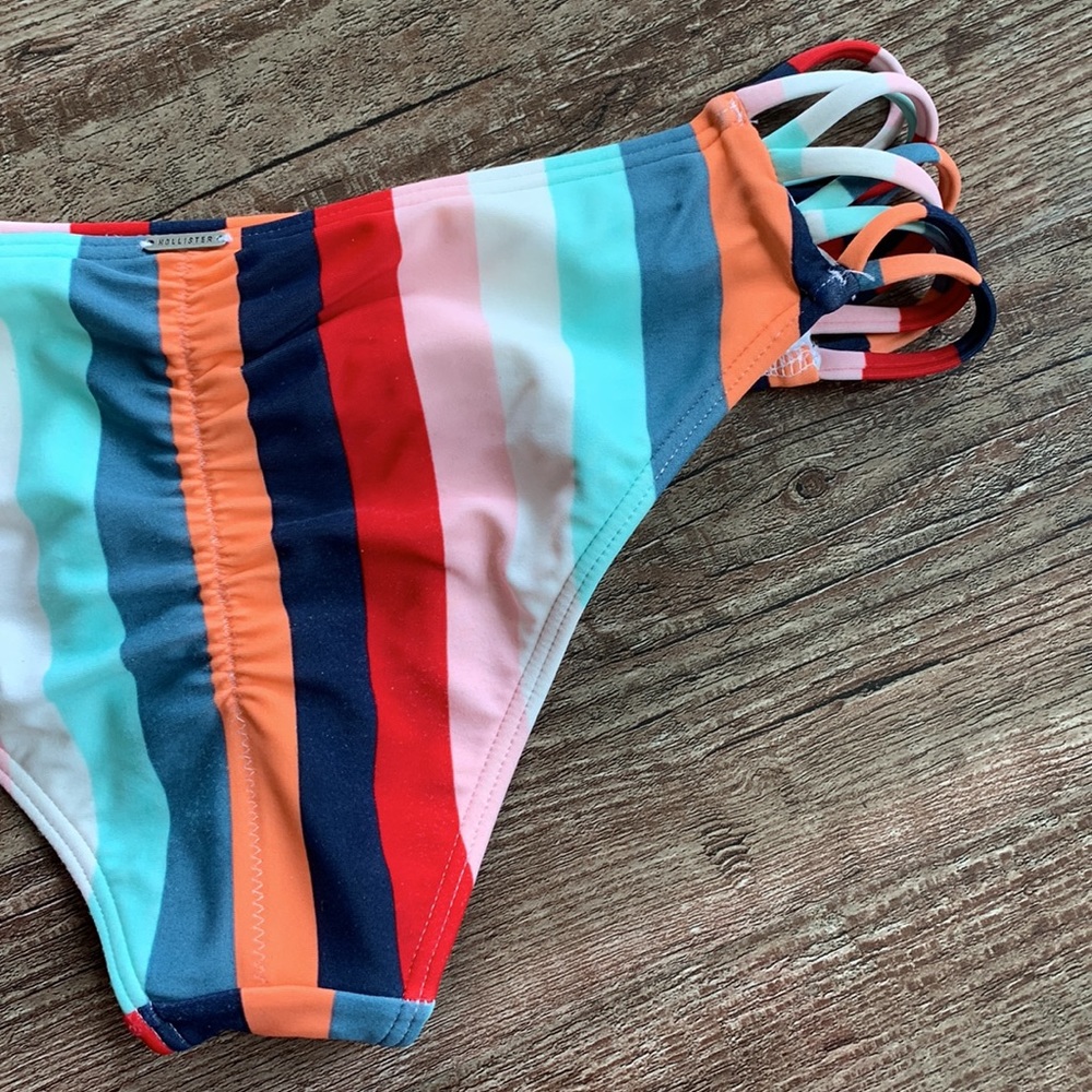 Hollister 2 Piece Matching Swim Bikini Top and Bottom Set - Picture 6 of 9